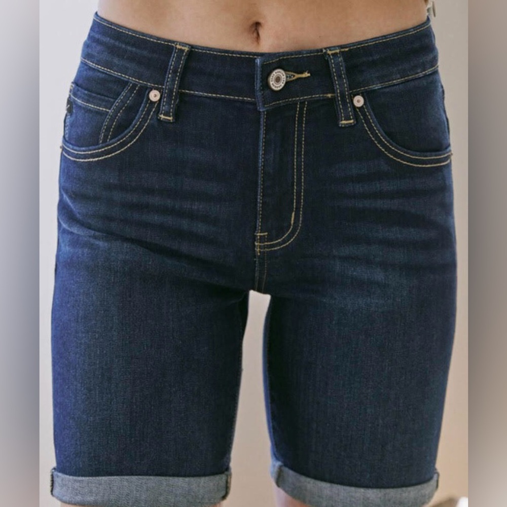MID RISE FOLD HEM SHORT - Picture 2 of 3
